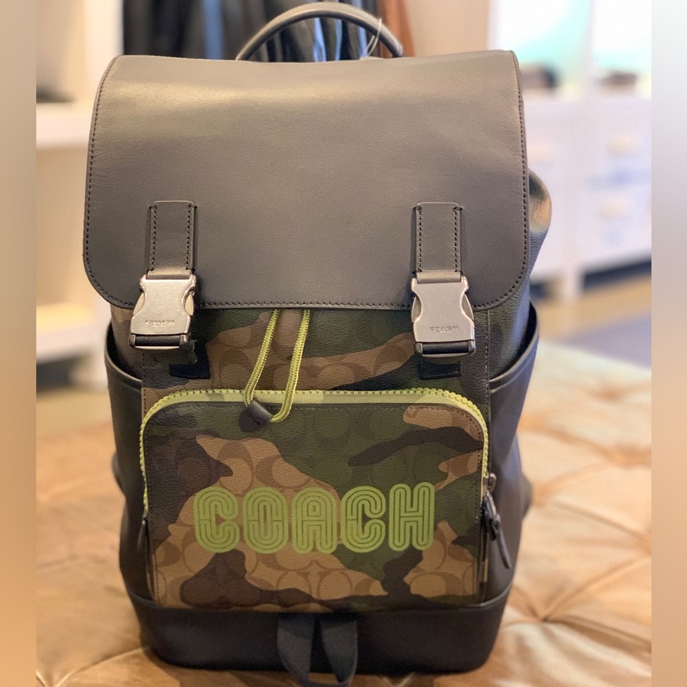 🌲 Coach Men’s Signature Canvas with Camo Print & Coach Patch Track Backpack